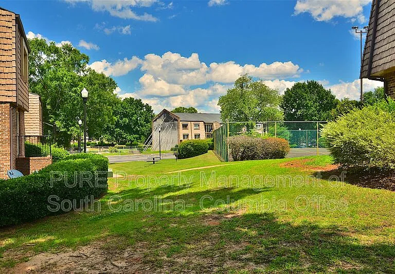 1002 Old Manor Rd — Photo 6