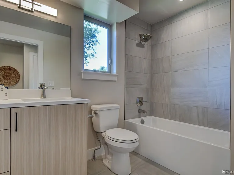 3875 E 4th Ave #4 — Photo 11