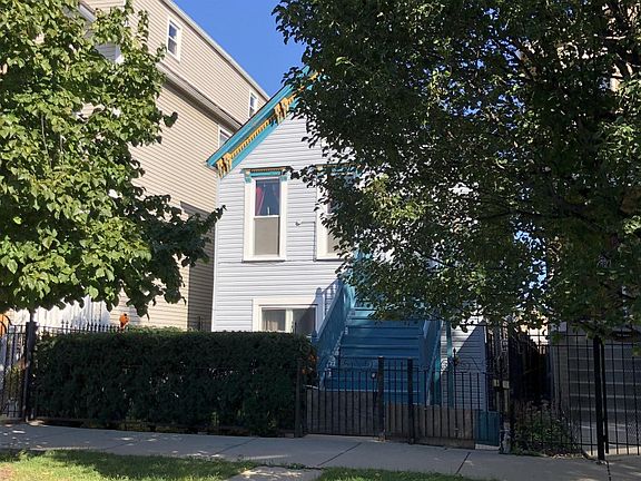 3rd image of 2552 W Cortland St