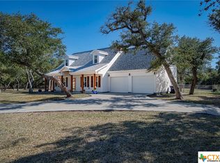 55 12th St, Rockport, TX 78382