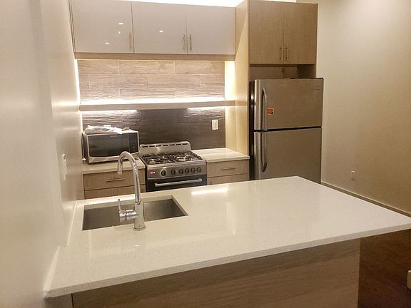 2nd image of 1348 Hancock St #L3