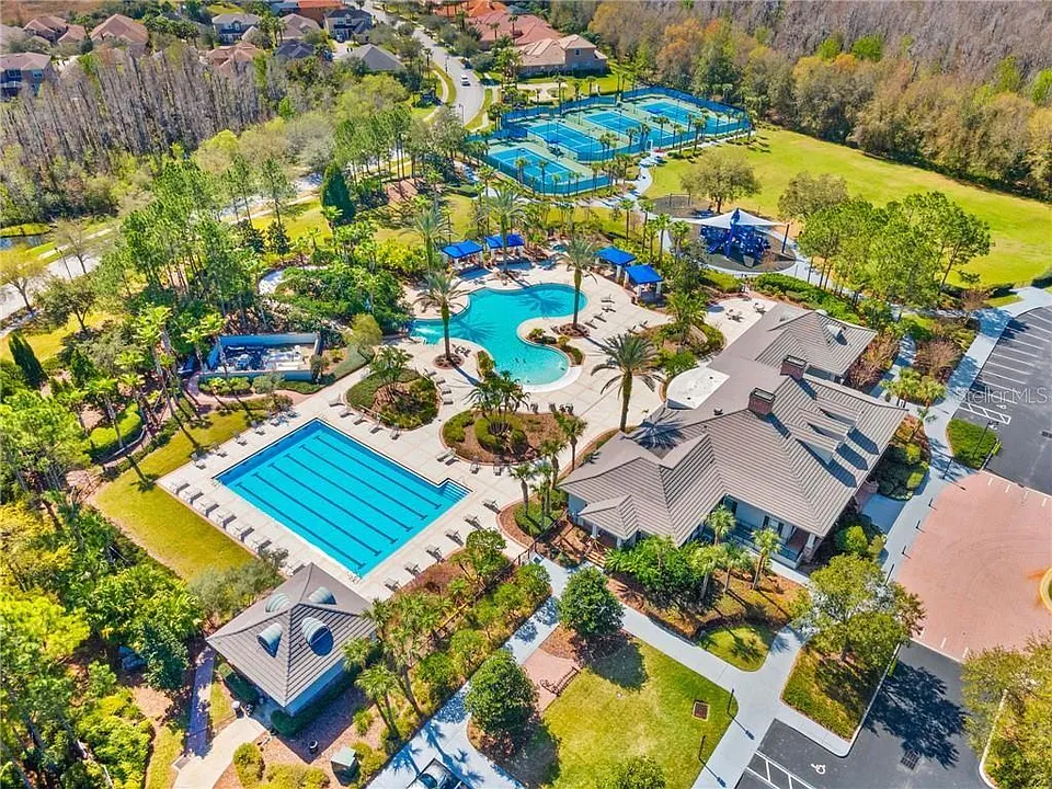 7952 Hampton Lake Dr