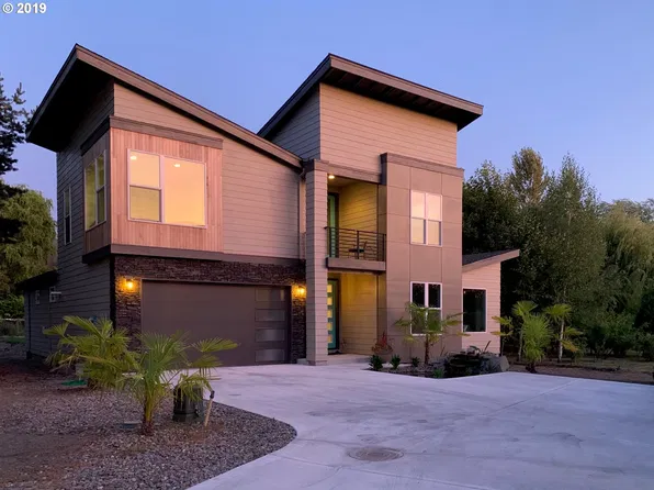 202 NW Quail Gardens Pl, Hillsboro, OR 97124