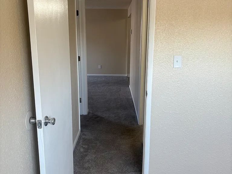 Sierra Madre Apartments — Photo 5