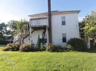 1802 13th St, Viola, IL 61486