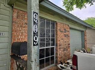 909 Pioneer Rd, Mesquite, TX 75149