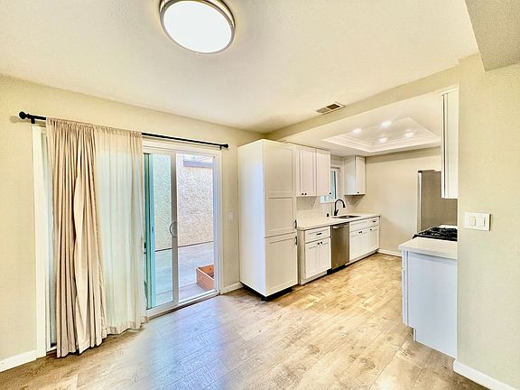 2nd image of 740 N Mollison Ave Unit A