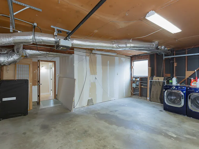 331 Courtland Dr #B — Photo 10