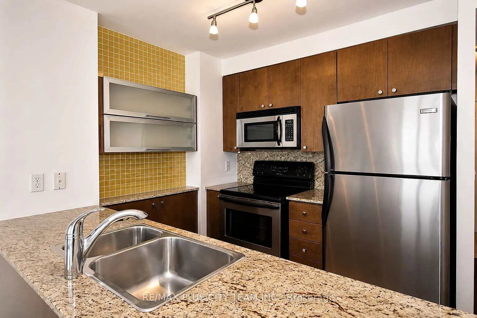 2 bed, $2,750 — Photo 4