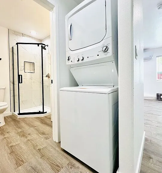 2628 N Beachwood Dr #7/8 — Photo 13
