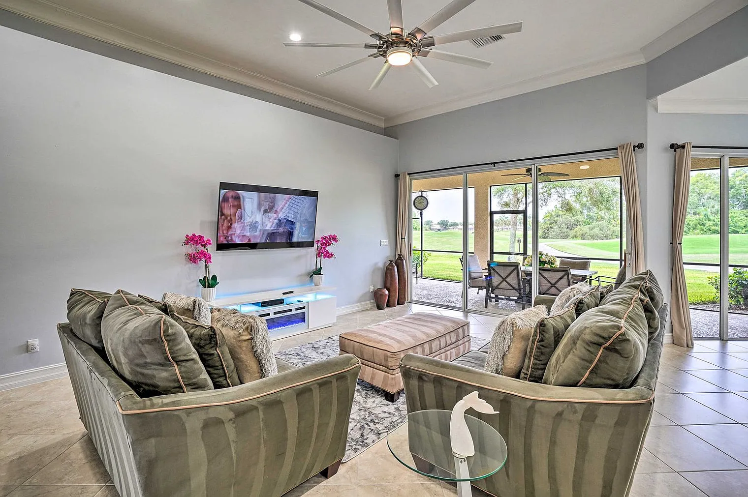 3 bed, 2.0 bath, 2066 sqft, $5,870 — Photo 1
