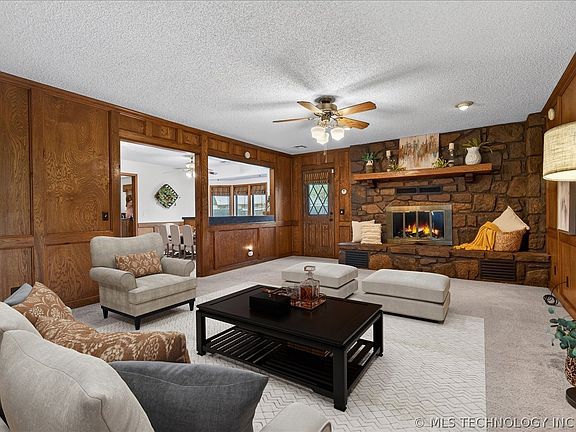 3rd image of 2550 Regency Rd