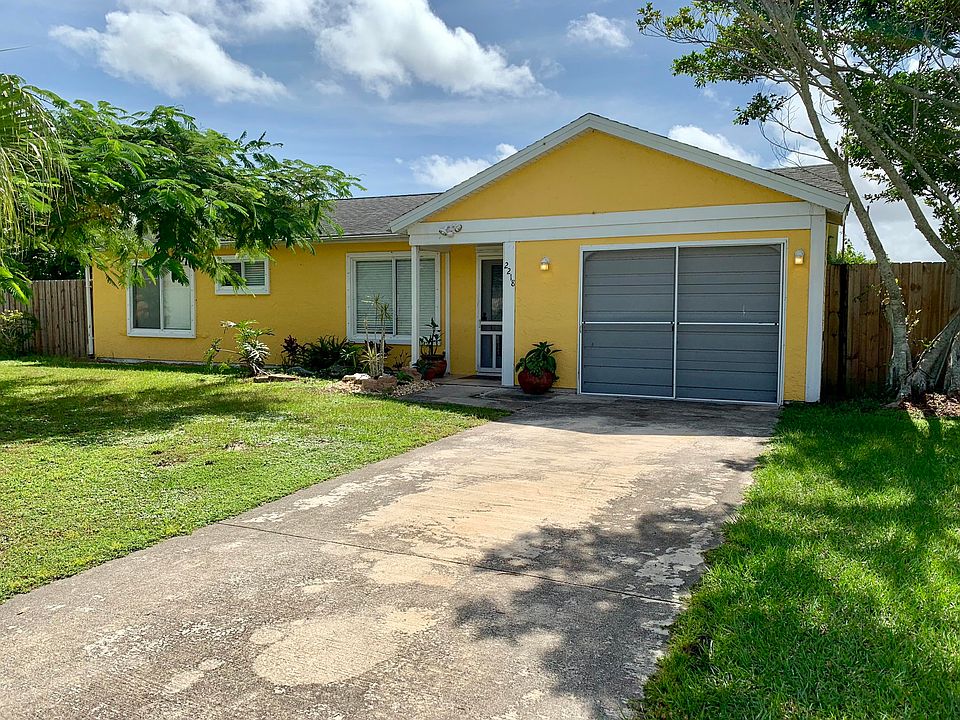 1st image of 2218 SE East Dunbrooke Cir
