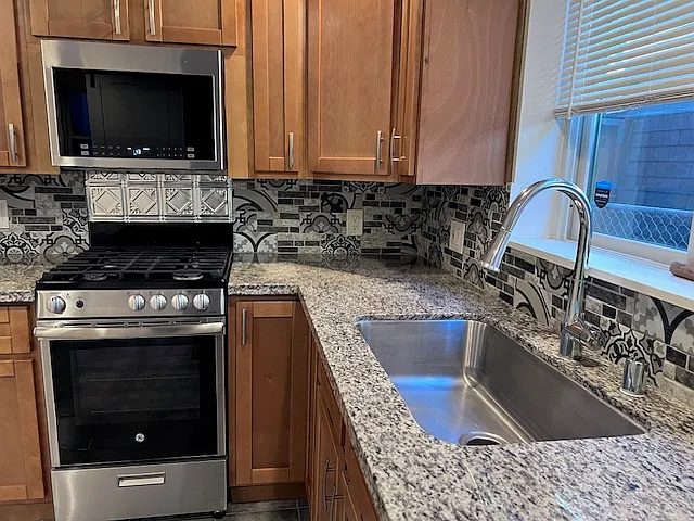 724 Napa St — Photo 3