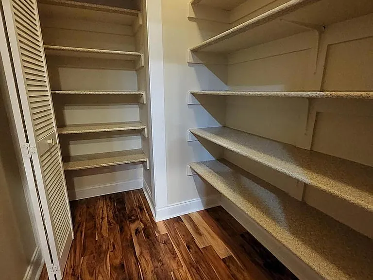 15886 Mackenzie Manor Dr — Photo 26