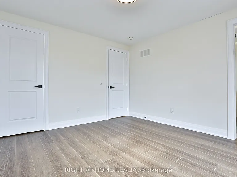 39 15th St #3 — Photo 17