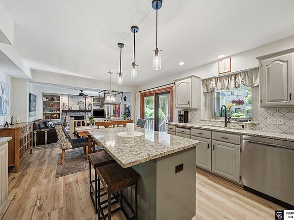 4th image of 4731 Larkwood Rd