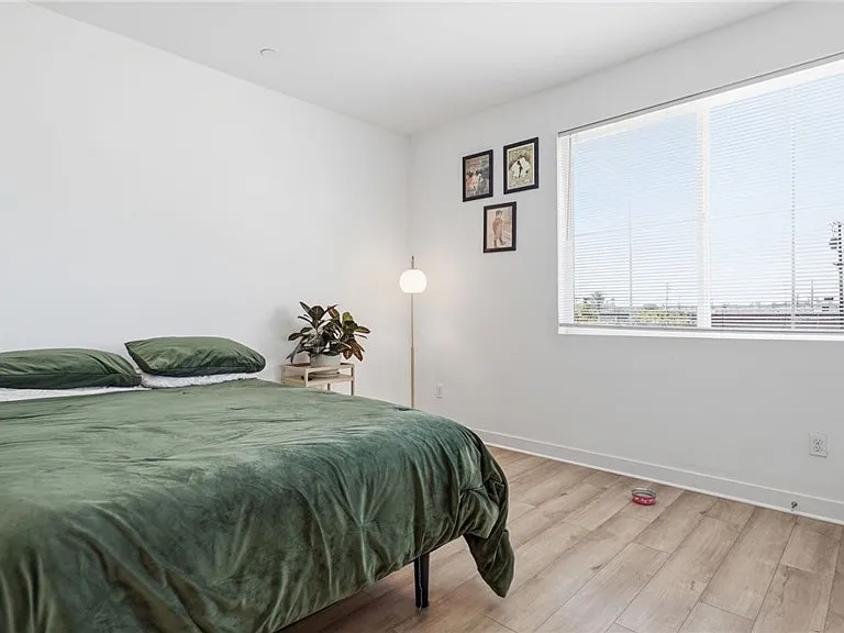2560 Valentina Way — Photo 28