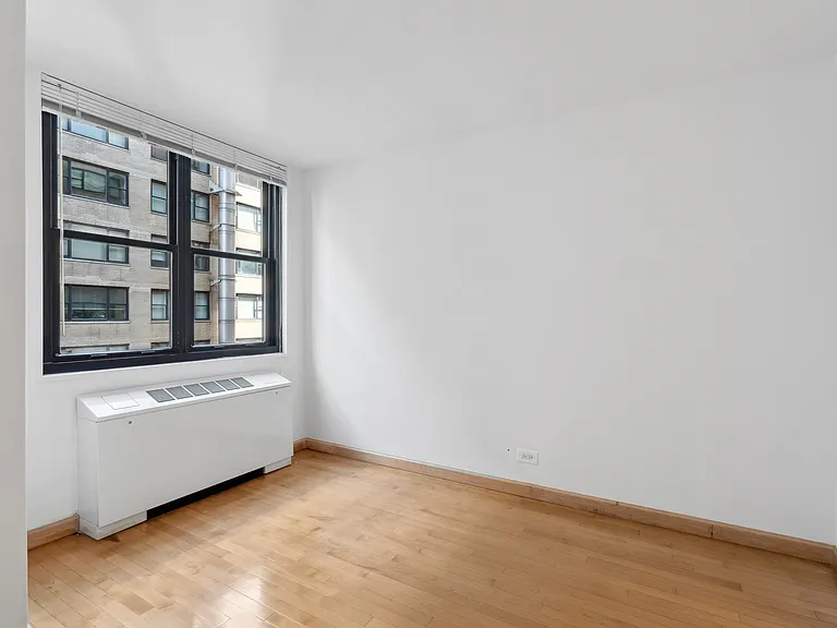 315 W 57th St #8B — Photo 10