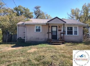 307 N Windsor St, Windsor, MO 65360