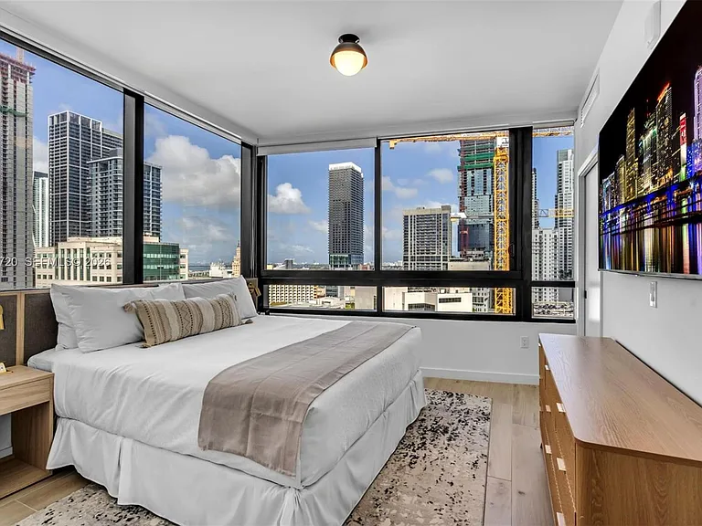 225 N Miami Ave #1701 — Photo 17