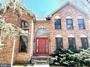 27 Nottingham Dr, Sicklerville, NJ 08081