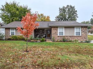 1504 Treetop Dr, Saint Charles, MO 63303