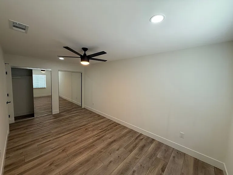 5077 Rockford Dr — Photo 7