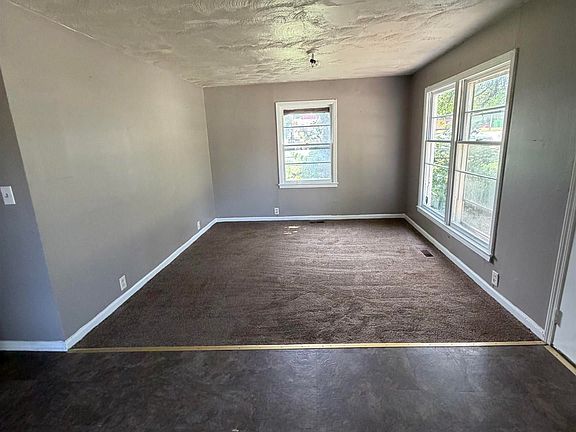 3rd image of 2022 SE Hudson Blvd