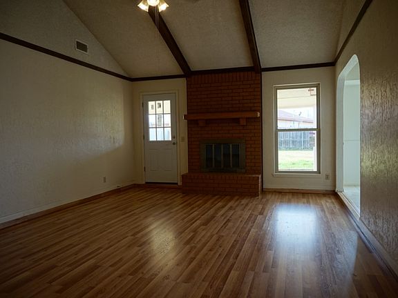 5th image of 2109 Selma Dr