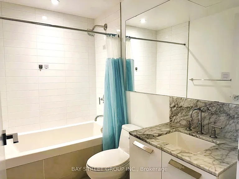 42 Charles St E #1108 — Photo 11