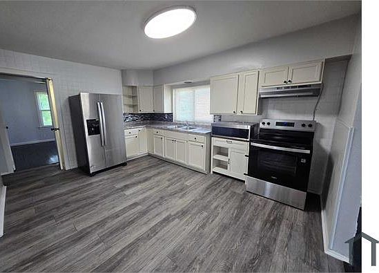 3rd image of 1135 Canaan Ave