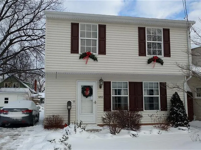 1053 Beachview Rd — Photo 1