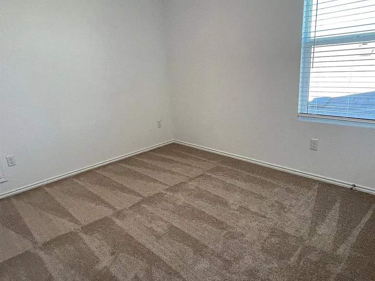 428 Bass Dr — Photo 9
