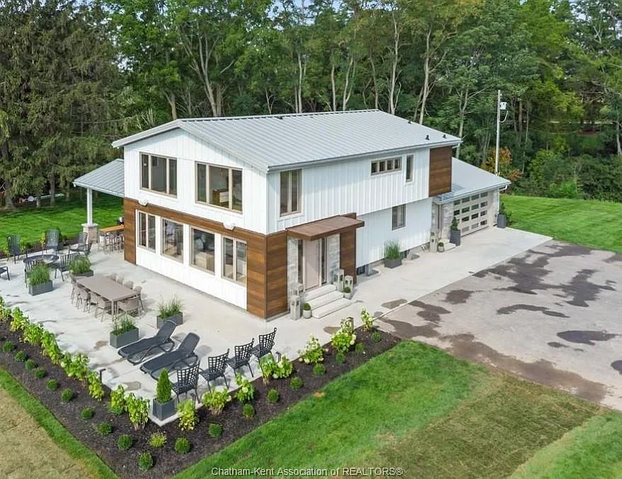 434 Front Rd photo 1