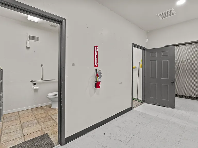 360 Sudderth Dr #1 — Photo 14