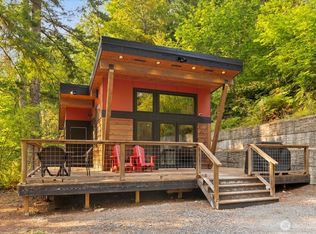 172 Paradise Dr, Seattle, WA