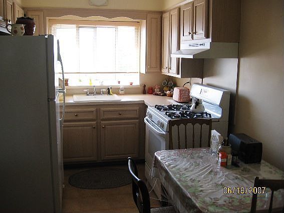 Brand new Eat-in Kitchen!