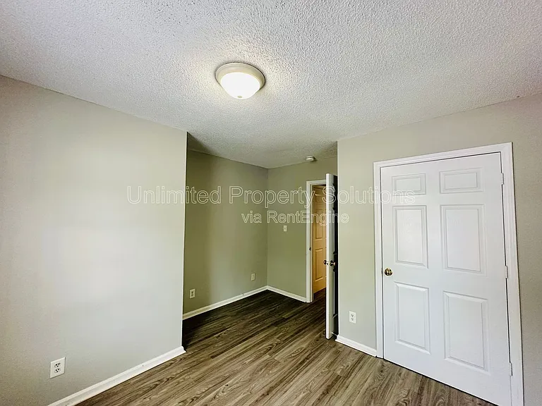 1404 Church St — Photo 16