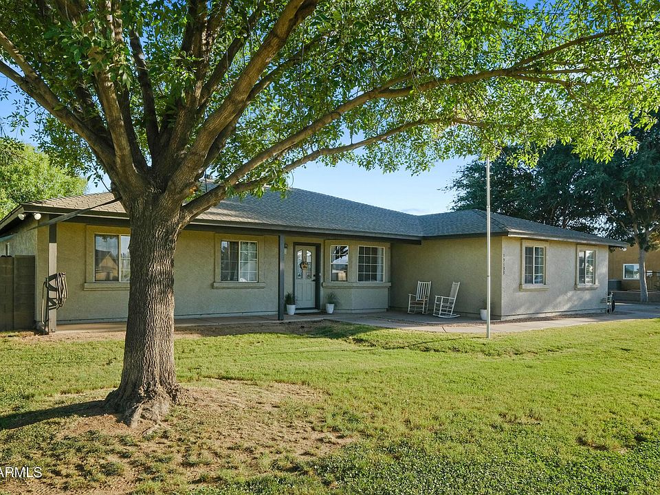 1st image of 19133 E Lawndale Pl