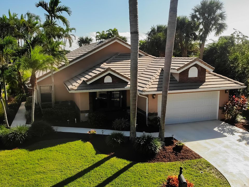 1st image of 463 SW Jefferson Cir