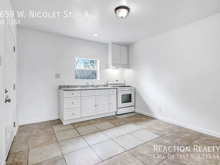 1659 W Nicolet St #A — Photo 5