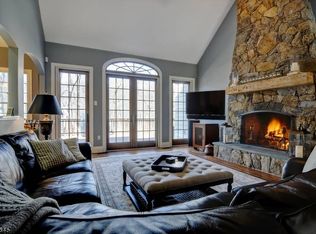 6 Mountain Rd, Lebanon, NJ 08833