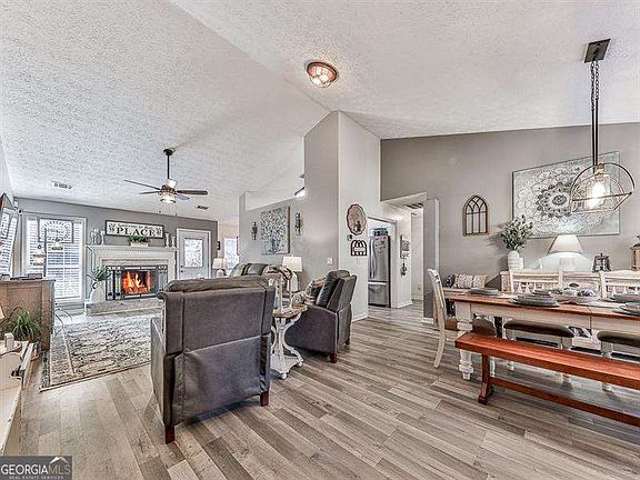 4th image of 162 Old Burnt Hickory Rd