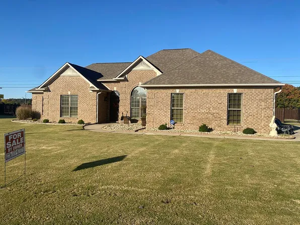 25152 Castlebury Dr, Athens, AL 35613