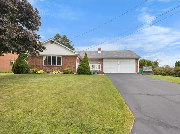565 Mountain View Ave, Nazareth, PA 18064