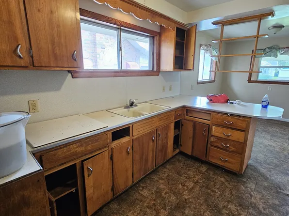 360 E Auburndale Ave, Youngstown, OH 44507