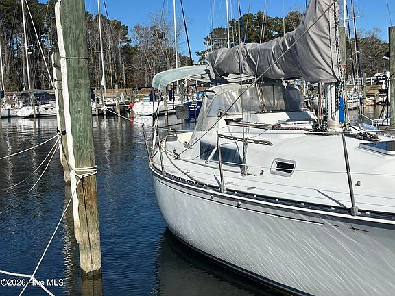 2nd image of 33 Pecan Grove Marina Slip # 33