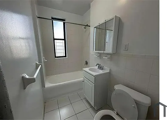 1550 Townsend Ave #4B — Photo 7