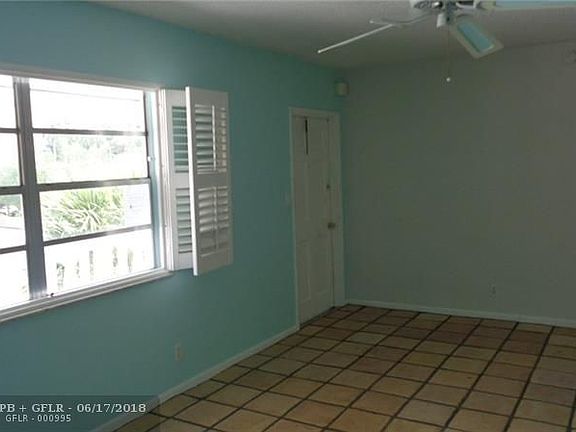 3rd image of 601 SE 5th Ct APT 303